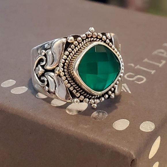 Silpada Silver and Green Statement Ring - Picture 1 of 10